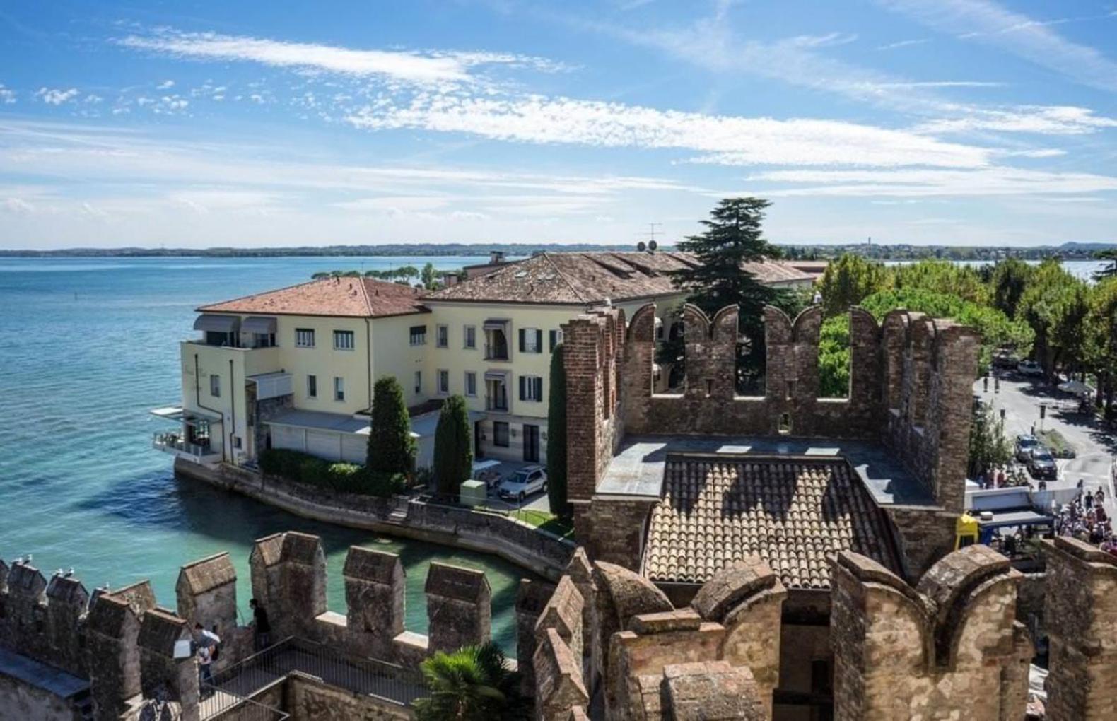 Artemide Apartment - A Soli 150M Dal Lago Di Garda Sirmione Exterior photo